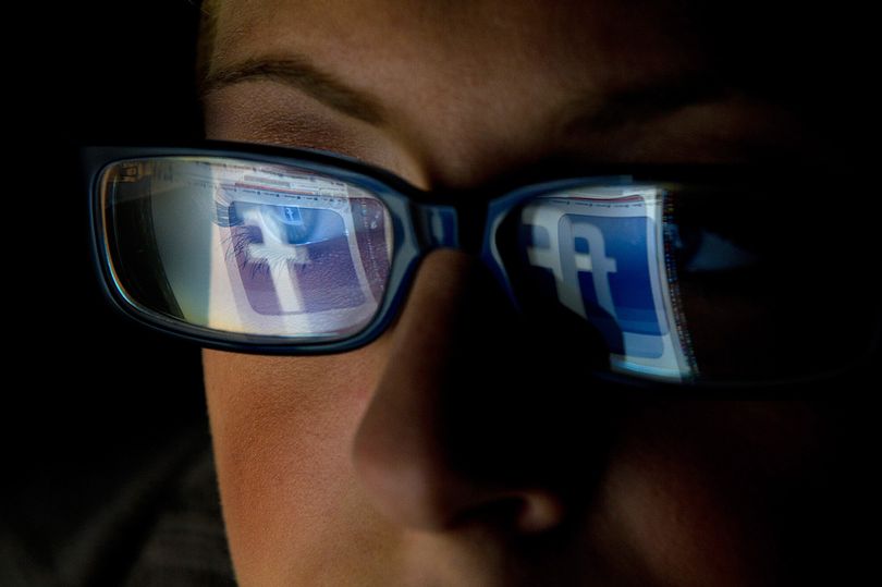 Mirror Image Fallacy Facebook and the fallacy of the mirror - The Odd Post